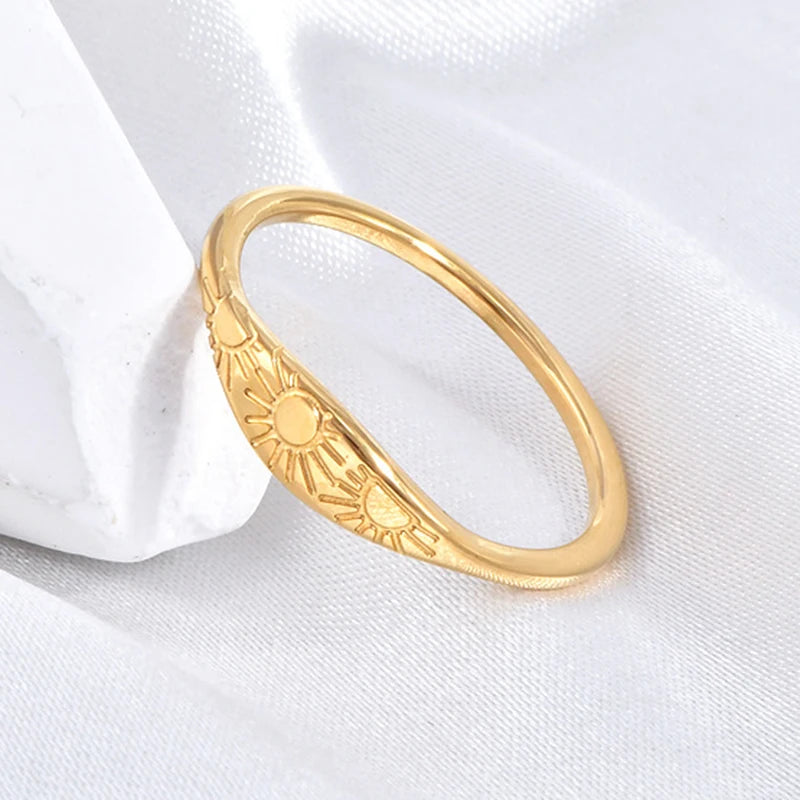 Sunlight Curve Ring